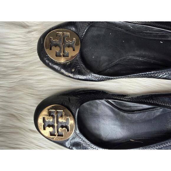 Tory Burch Black Leather Flats with Gold Logo - Picture 2 of 6